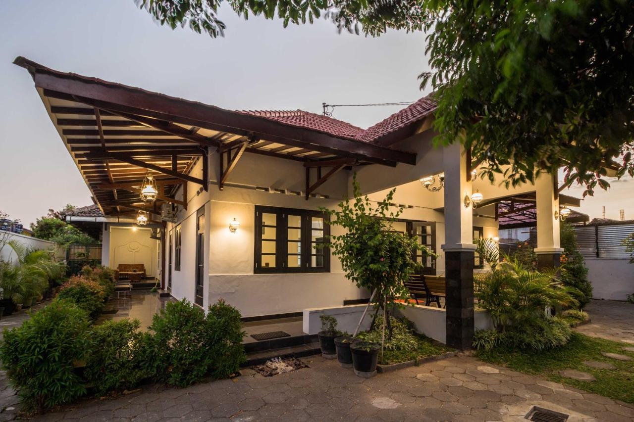 Ndalem Sarengat Apartman Yogyakarta Kültér fotó